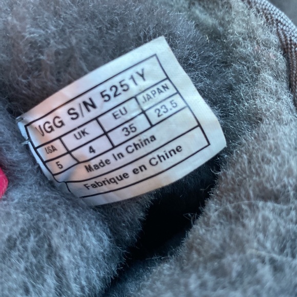 Women’s classic Short Gray UGG - Picture 10 of 10